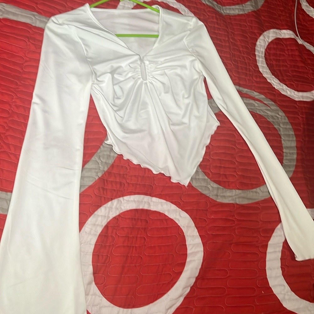 Brand new White long sleeved crop top